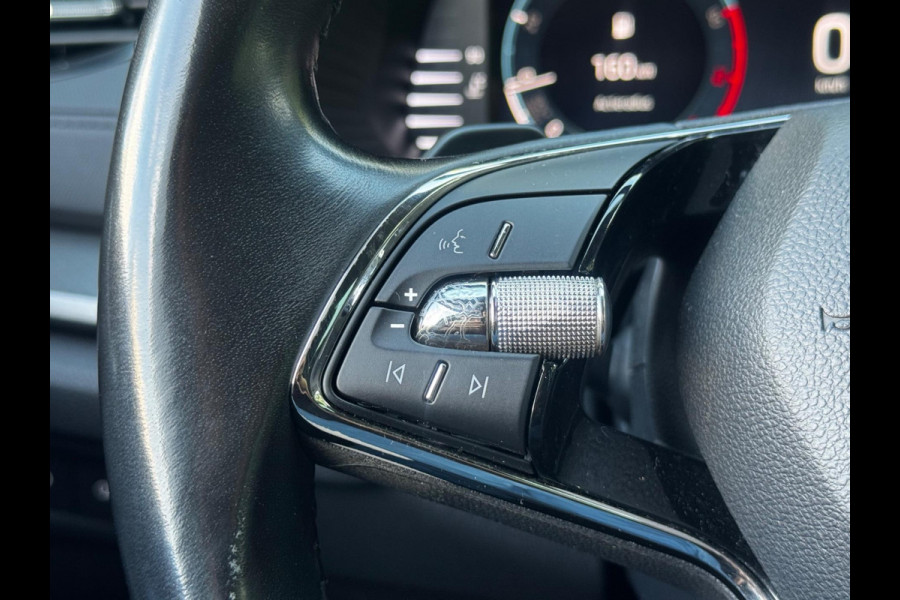 Škoda Octavia Combi 1.0 e-TSI BUSINESS EDITION TREKHAAK CARPLAY ORIGINEEL NEDERLANDS CLIMA PARKEERSENSOREN NAP
