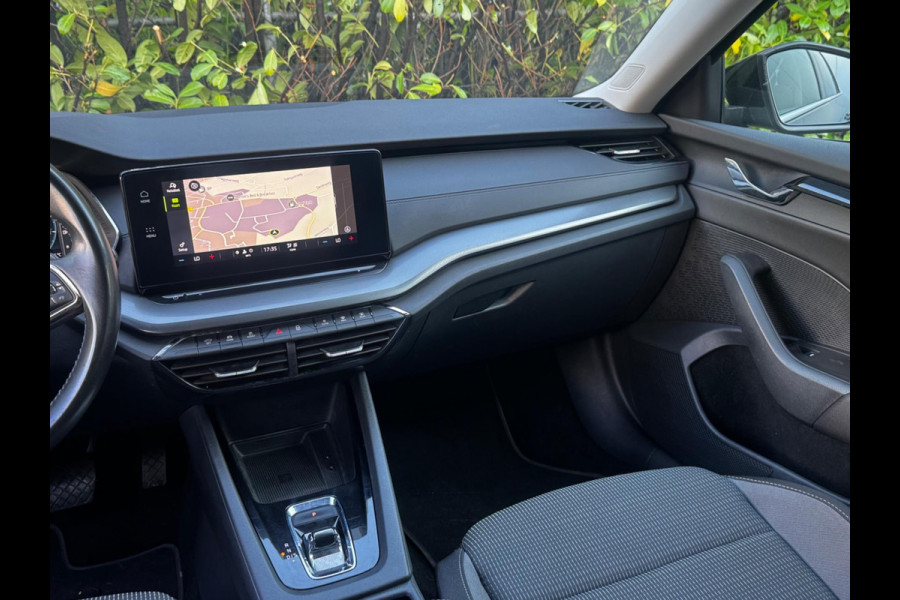 Škoda Octavia Combi 1.0 e-TSI BUSINESS EDITION TREKHAAK CARPLAY ORIGINEEL NEDERLANDS CLIMA PARKEERSENSOREN NAP
