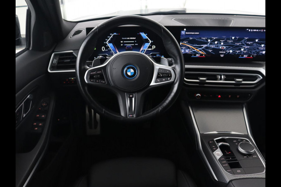 BMW 3-serie 330e M Sport | Leder | Trekhaak | Stoel & stuurverwarming | Carplay | Sportstoelen | Navigatie | Full LED | Park Assist | Live Cockpit | PHEV | Plug In