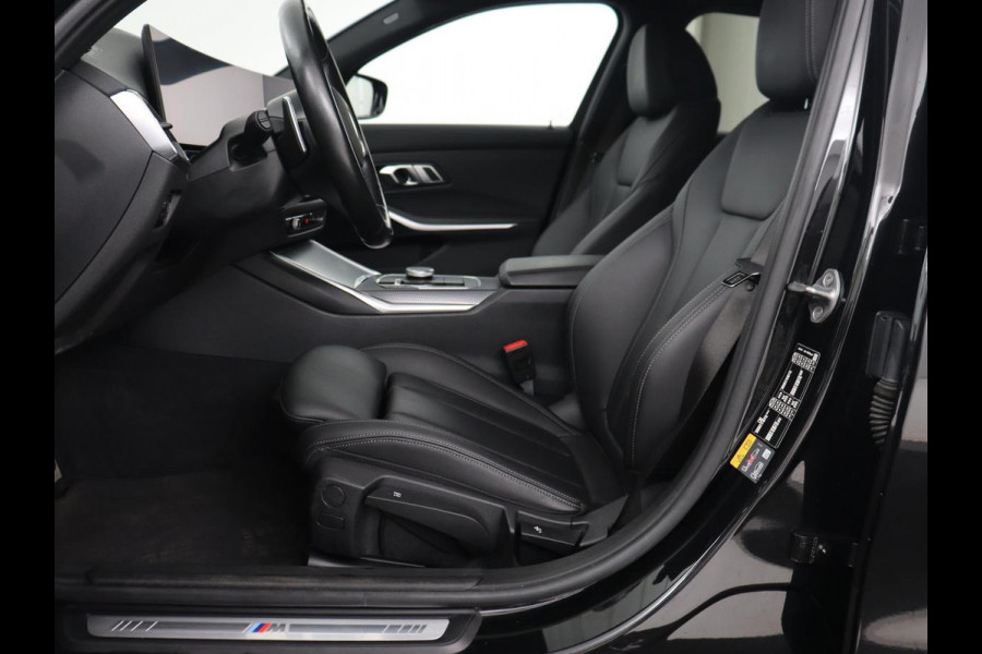 BMW 3-serie 330e M Sport | Leder | Trekhaak | Stoel & stuurverwarming | Carplay | Sportstoelen | Navigatie | Full LED | Park Assist | Live Cockpit | PHEV | Plug In