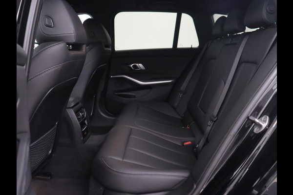 BMW 3-serie 330e M Sport | Leder | Trekhaak | Stoel & stuurverwarming | Carplay | Sportstoelen | Navigatie | Full LED | Park Assist | Live Cockpit | PHEV | Plug In