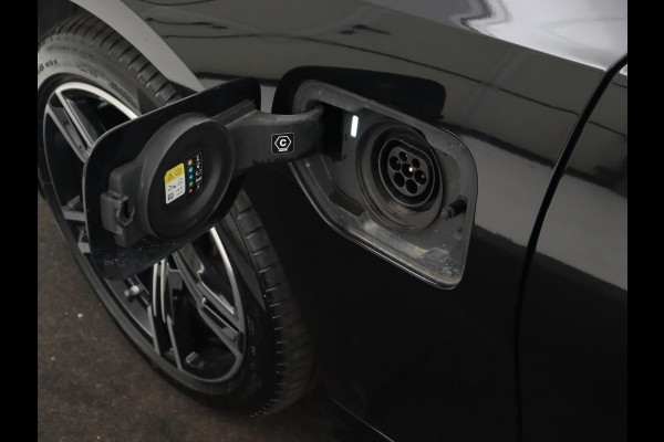 BMW 3-serie 330e M Sport | Leder | Trekhaak | Stoel & stuurverwarming | Carplay | Sportstoelen | Navigatie | Full LED | Park Assist | Live Cockpit | PHEV | Plug In