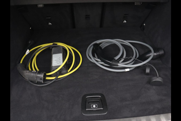 BMW 3-serie 330e M Sport | Leder | Trekhaak | Stoel & stuurverwarming | Carplay | Sportstoelen | Navigatie | Full LED | Park Assist | Live Cockpit | PHEV | Plug In