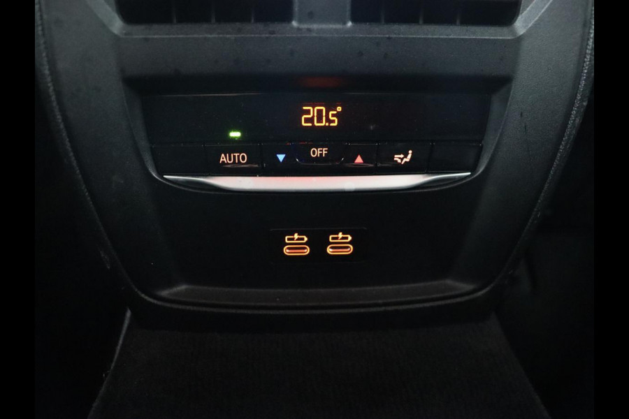 BMW 3-serie 330e M Sport | Leder | Trekhaak | Stoel & stuurverwarming | Carplay | Sportstoelen | Navigatie | Full LED | Park Assist | Live Cockpit | PHEV | Plug In
