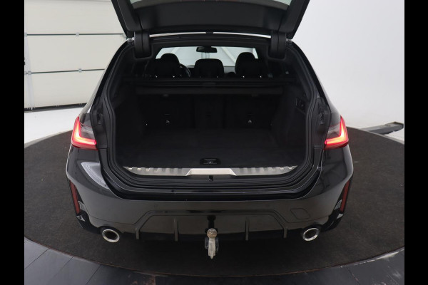 BMW 3-serie 330e M Sport | Leder | Trekhaak | Stoel & stuurverwarming | Carplay | Sportstoelen | Navigatie | Full LED | Park Assist | Live Cockpit | PHEV | Plug In