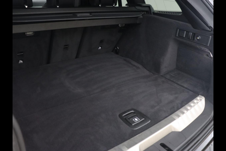 BMW 3-serie 330e M Sport | Leder | Trekhaak | Stoel & stuurverwarming | Carplay | Sportstoelen | Navigatie | Full LED | Park Assist | Live Cockpit | PHEV | Plug In