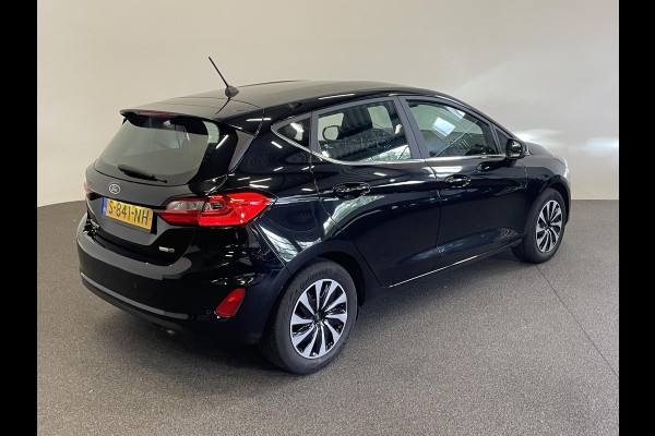 Ford Fiesta 1.0 EcoBoost Hybrid Titanium Climate control Navigatie Cruise control LED Apple Carplay/ Android Auto  Parkeersensor voor