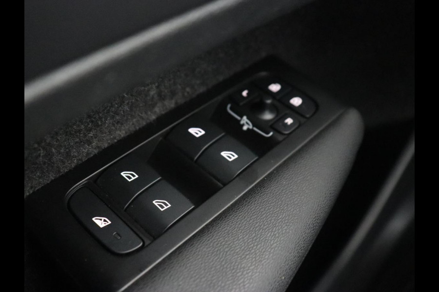 Volvo XC40 1.5 T4 Recharge Inscription | Automaat | PHEV | Climate crontrole | Stoelverwarming | Stuurverwarming | LED | Carplay | DAB | Navigatie | Cruise controle