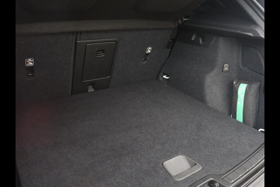 Volvo XC40 1.5 T4 Recharge Inscription | Automaat | PHEV | Climate crontrole | Stoelverwarming | Stuurverwarming | LED | Carplay | DAB | Navigatie | Cruise controle