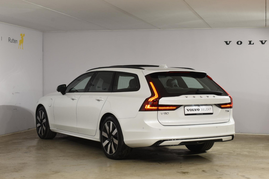 Volvo V90 T8 455PK Automaat Plug-in Hybrid AWD Ultra Dark / Navigatie / 360 Camera / Harman Kardon / Stuur & Stoelverwarming / Gelaagde Zijruiten / LM Velgen / Trekhaak