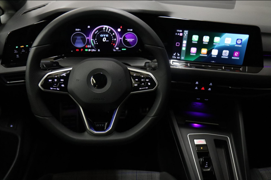 Volkswagen Golf 1.4 eHybrid GTE / HEADUP/PANO/IQLIGHT/CAM/CARPLAY/VOL