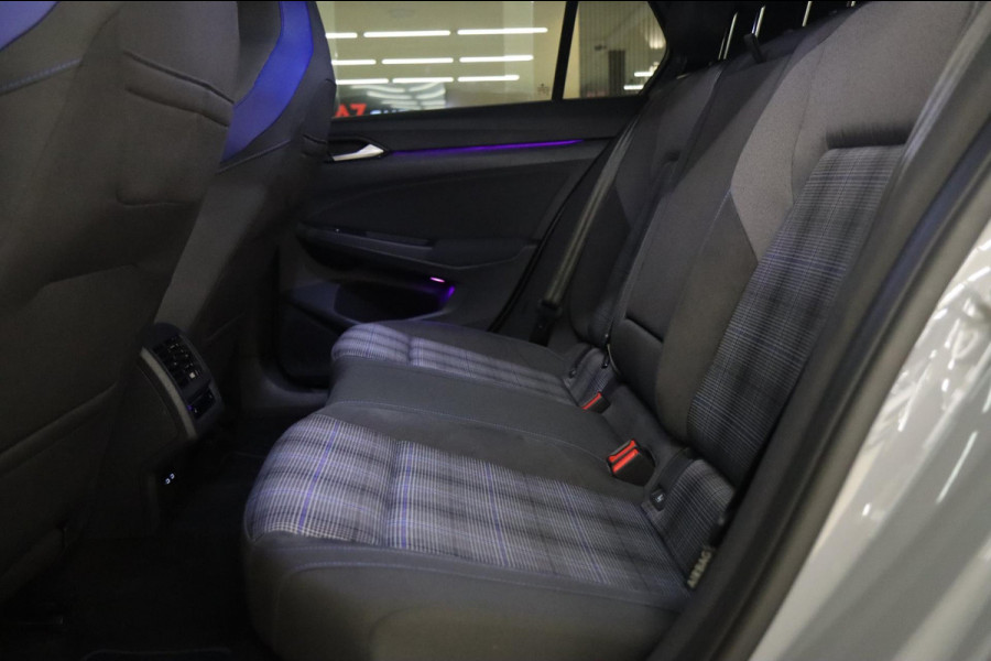 Volkswagen Golf 1.4 eHybrid GTE / HEADUP/PANO/IQLIGHT/CAM/CARPLAY/VOL