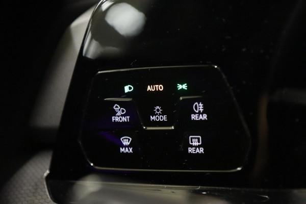 Volkswagen Golf 1.4 eHybrid GTE / HEADUP/PANO/IQLIGHT/CAM/CARPLAY/VOL