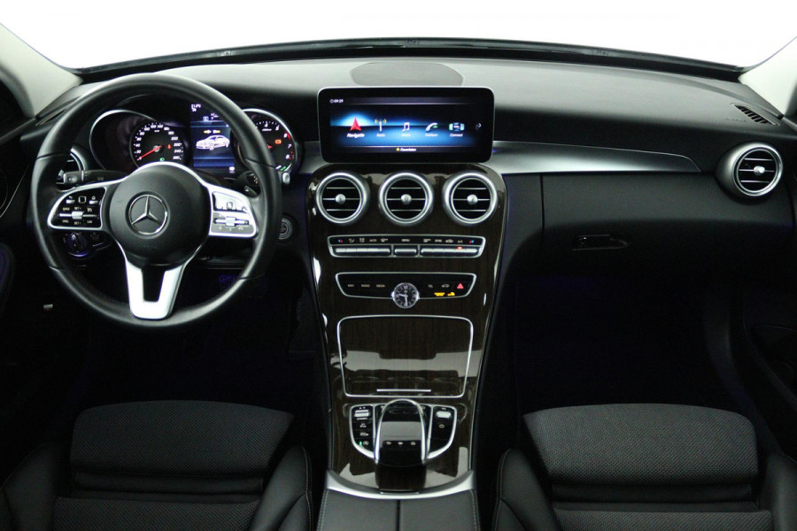 Mercedes-Benz C-Klasse 200 Premium Plus Pack (SFEERVERLICHTING, STOELVERWARMING, ACHTERUITRIJCAMERA, ELEKTR STOELEN, NL-AUTO)
