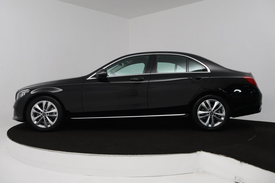 Mercedes-Benz C-Klasse 200 Premium Plus Pack (SFEERVERLICHTING, STOELVERWARMING, ACHTERUITRIJCAMERA, ELEKTR STOELEN, NL-AUTO)