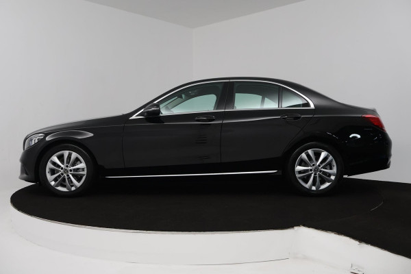 Mercedes-Benz C-Klasse 200 Premium Plus Pack (SFEERVERLICHTING, STOELVERWARMING, ACHTERUITRIJCAMERA, ELEKTR STOELEN, NL-AUTO)