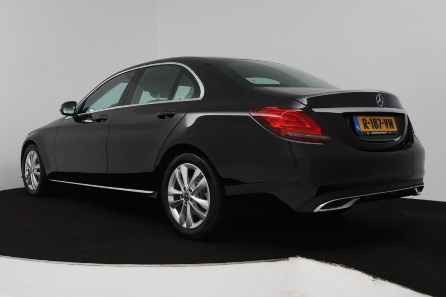 Mercedes-Benz C-Klasse 200 Premium Plus Pack (SFEERVERLICHTING, STOELVERWARMING, ACHTERUITRIJCAMERA, ELEKTR STOELEN, NL-AUTO)