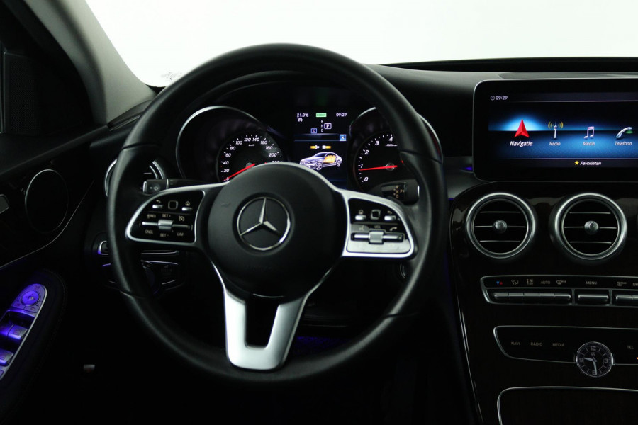 Mercedes-Benz C-Klasse 200 Premium Plus Pack (SFEERVERLICHTING, STOELVERWARMING, ACHTERUITRIJCAMERA, ELEKTR STOELEN, NL-AUTO)