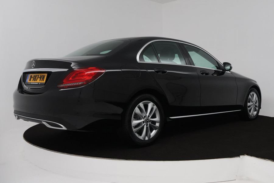 Mercedes-Benz C-Klasse 200 Premium Plus Pack (SFEERVERLICHTING, STOELVERWARMING, ACHTERUITRIJCAMERA, ELEKTR STOELEN, NL-AUTO)