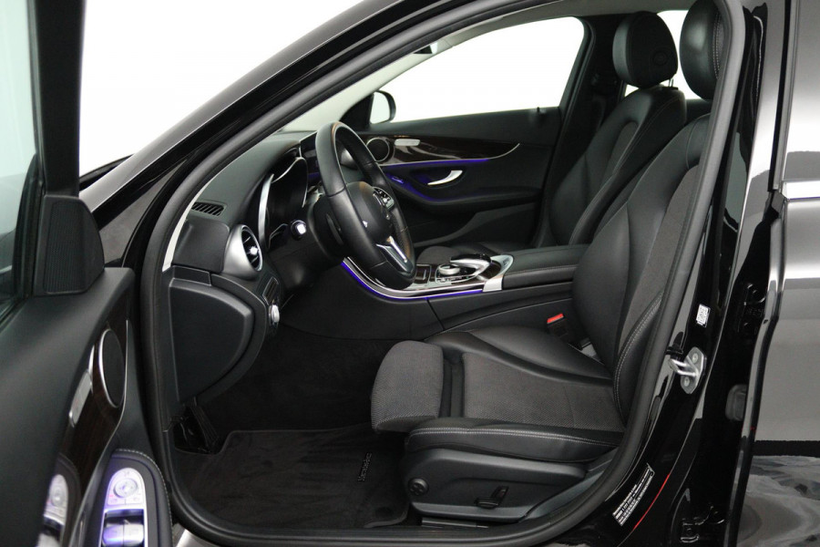 Mercedes-Benz C-Klasse 200 Premium Plus Pack (SFEERVERLICHTING, STOELVERWARMING, ACHTERUITRIJCAMERA, ELEKTR STOELEN, NL-AUTO)