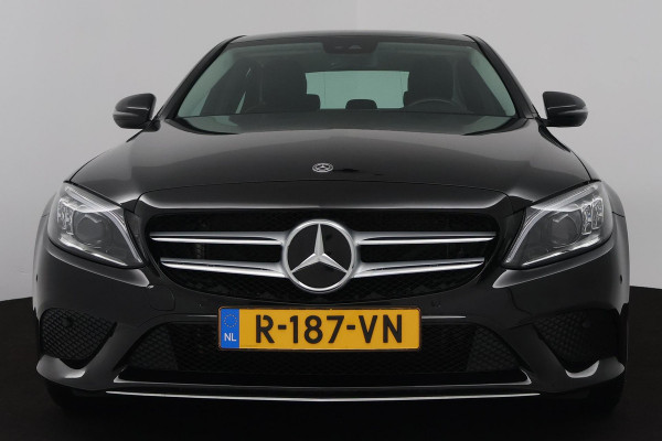 Mercedes-Benz C-Klasse 200 Premium Plus Pack (SFEERVERLICHTING, STOELVERWARMING, ACHTERUITRIJCAMERA, ELEKTR STOELEN, NL-AUTO)