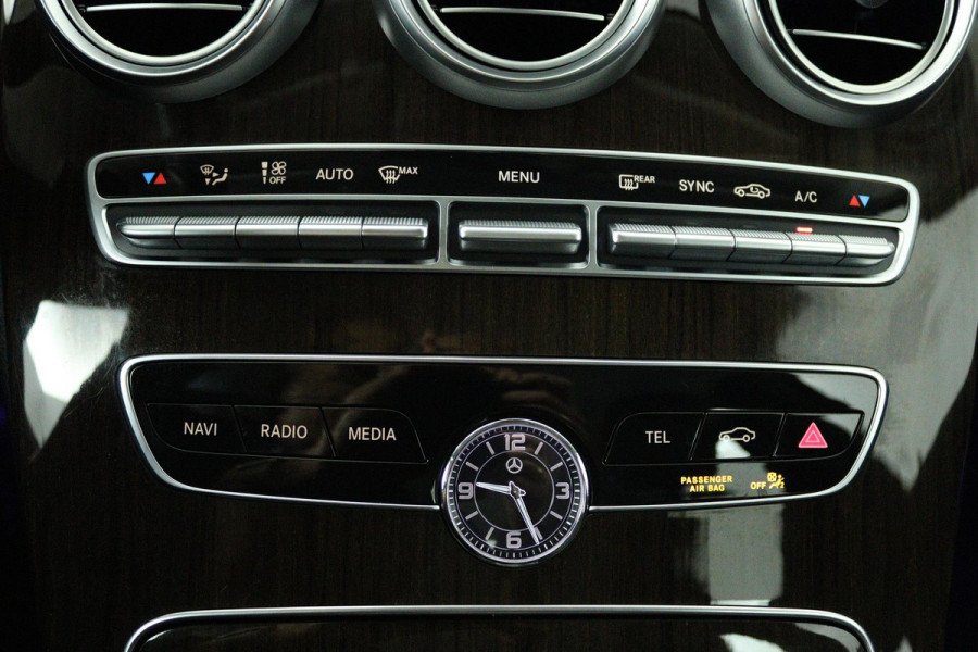 Mercedes-Benz C-Klasse 200 Premium Plus Pack (SFEERVERLICHTING, STOELVERWARMING, ACHTERUITRIJCAMERA, ELEKTR STOELEN, NL-AUTO)