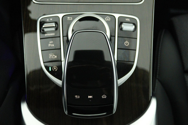 Mercedes-Benz C-Klasse 200 Premium Plus Pack (SFEERVERLICHTING, STOELVERWARMING, ACHTERUITRIJCAMERA, ELEKTR STOELEN, NL-AUTO)