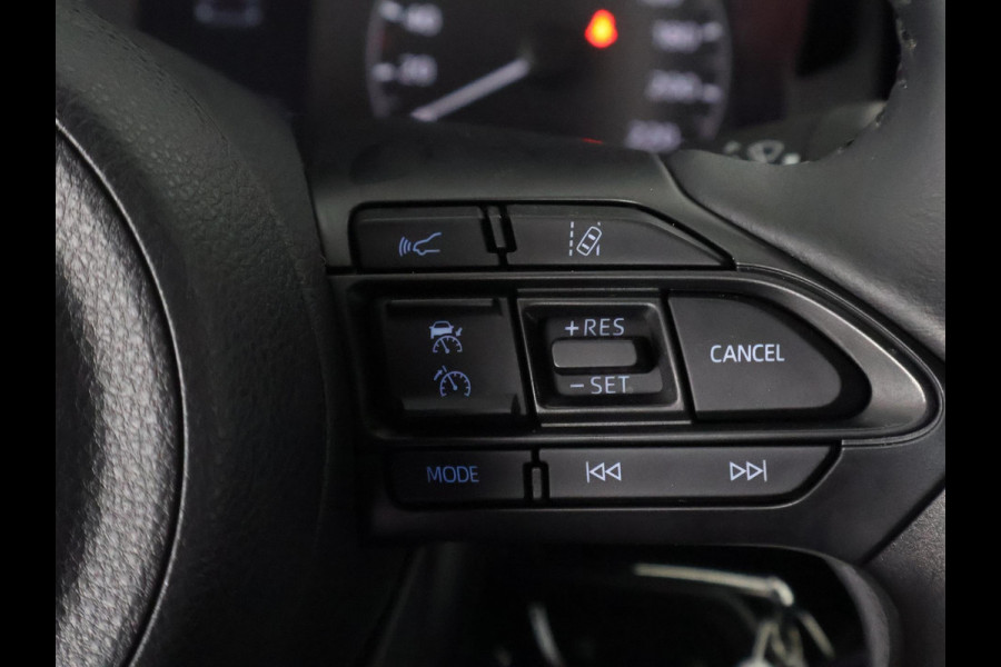 Toyota Yaris 1.5 Hybrid Active Bi-Tone | Apple Carplay& AndroidAUTO | Privacy Glass | Adapt.Cruise Control |