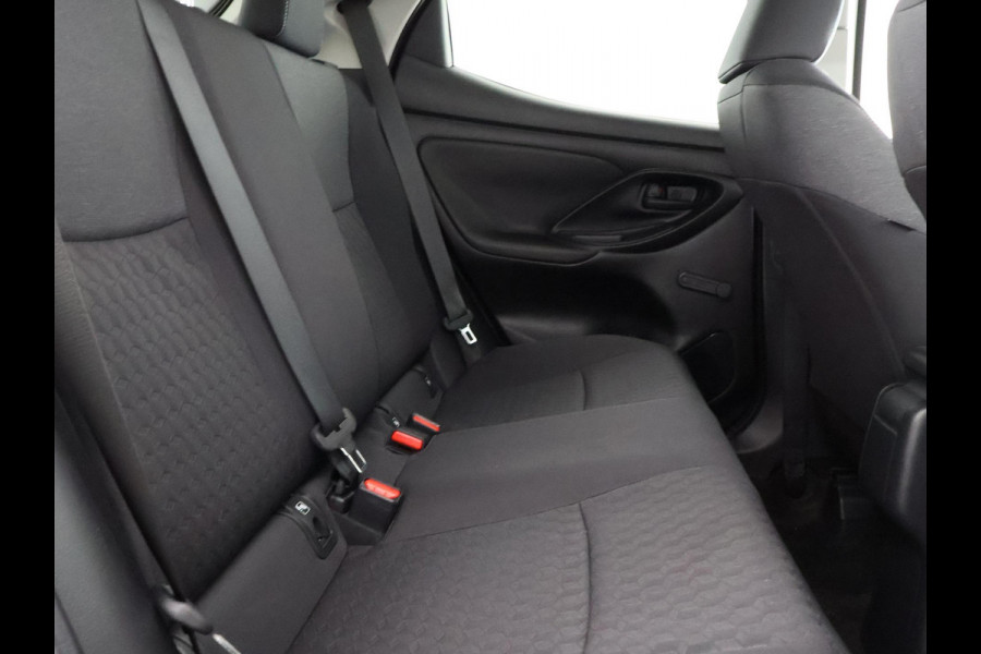 Toyota Yaris 1.5 Hybrid Active Bi-Tone | Apple Carplay& AndroidAUTO | Privacy Glass | Adapt.Cruise Control |