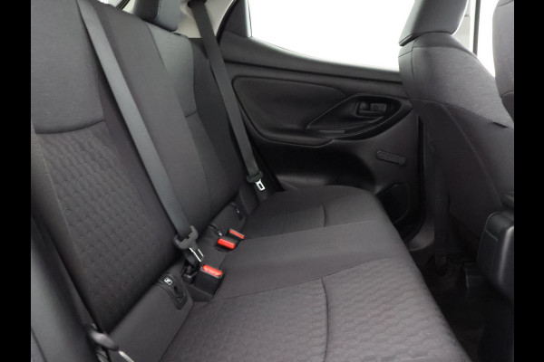 Toyota Yaris 1.5 Hybrid Active Bi-Tone | Apple Carplay& AndroidAUTO | Privacy Glass | Adapt.Cruise Control |