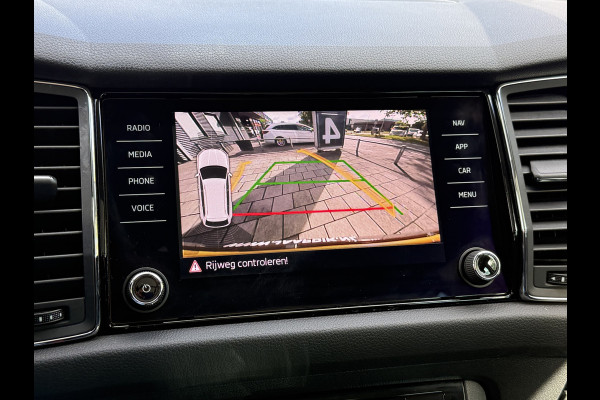 Škoda Kodiaq BWJ 2020 | 1.5TSI 150PK Bus Ed | PANO | SPORTSTOELEN | LEDER/STOF | CLIMA | CARPLAY | CAMERA A | NAVI