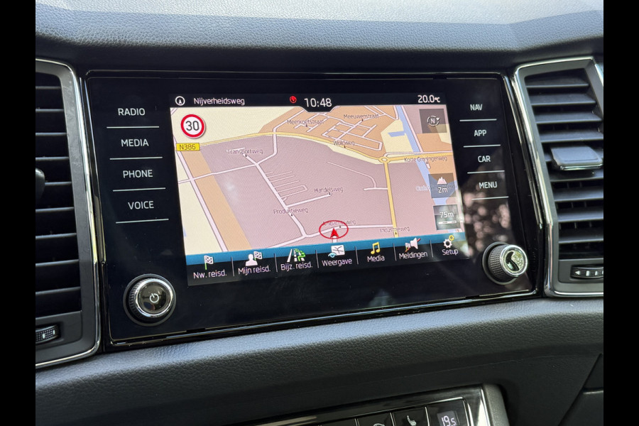 Škoda Kodiaq BWJ 2020 | 1.5TSI 150PK Bus Ed | PANO | SPORTSTOELEN | LEDER/STOF | CLIMA | CARPLAY | CAMERA A | NAVI