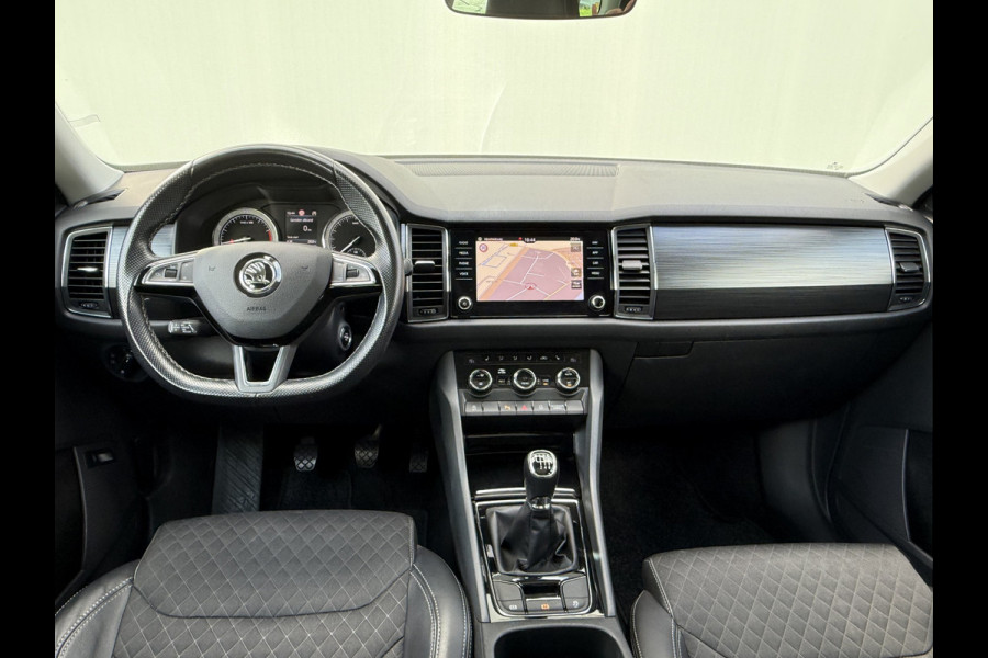 Škoda Kodiaq BWJ 2020 | 1.5TSI 150PK Bus Ed | PANO | SPORTSTOELEN | LEDER/STOF | CLIMA | CARPLAY | CAMERA A | NAVI
