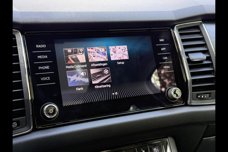 Škoda Kodiaq BWJ 2020 | 1.5TSI 150PK Bus Ed | PANO | SPORTSTOELEN | LEDER/STOF | CLIMA | CARPLAY | CAMERA A | NAVI