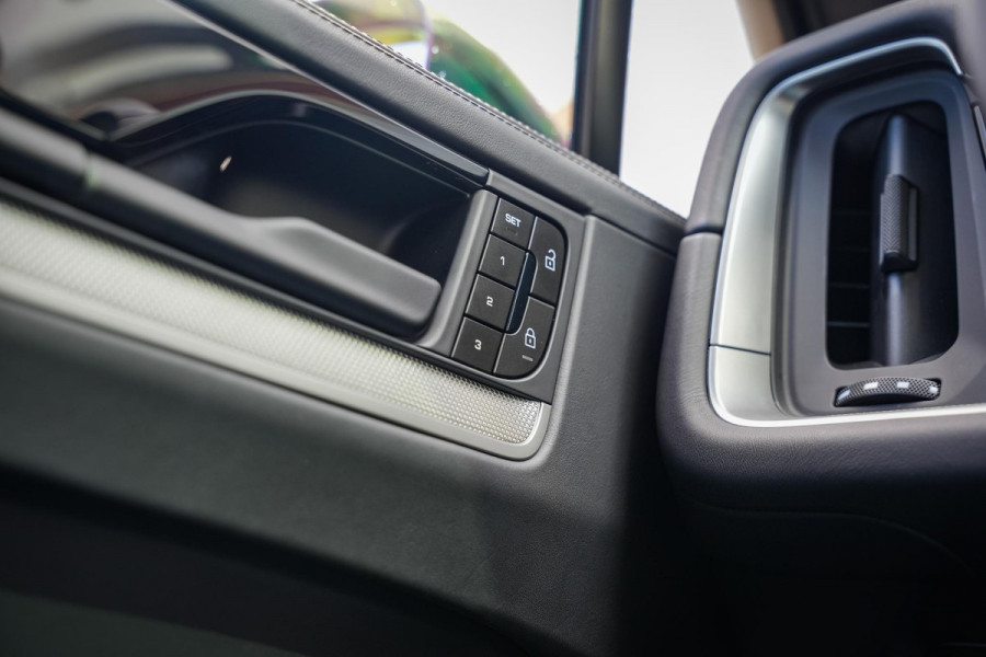 Porsche Cayenne 3.0 E-Hybrid Panodak 360 Camera Trekhaak Luchtvering DAB+ Carplay Sportuitlaat