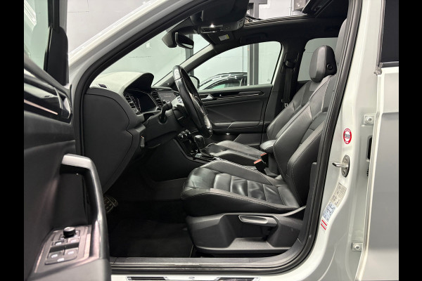 Volkswagen T-Roc 2.0 TSI 4Motion R Akra Leder Pano