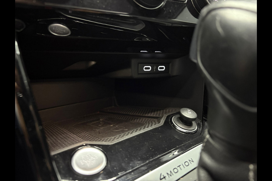 Volkswagen T-Roc 2.0 TSI 4Motion R Akra Leder Pano