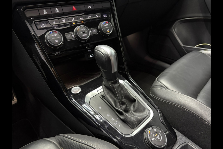 Volkswagen T-Roc 2.0 TSI 4Motion R Akra Leder Pano