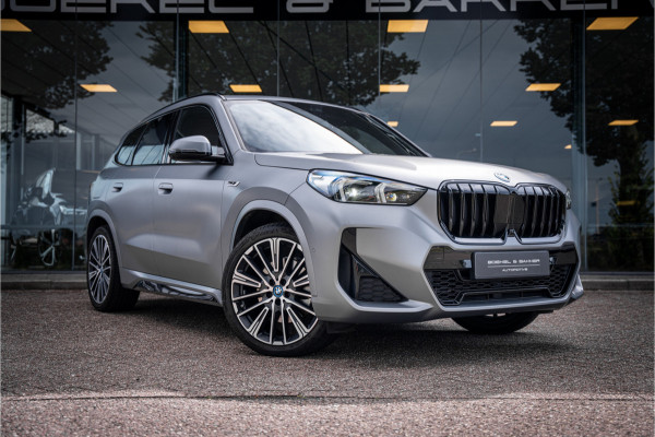 BMW X1 xDrive30e ** Panodak ** Innovation ** Driving Assistant NP 74K ** 1.800kg trekgewicht!