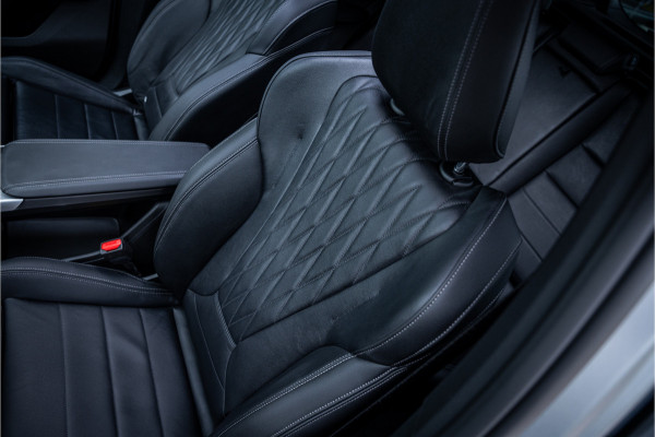 BMW X1 xDrive30e ** Panodak ** Innovation ** Driving Assistant NP 74K ** 1.800kg trekgewicht!