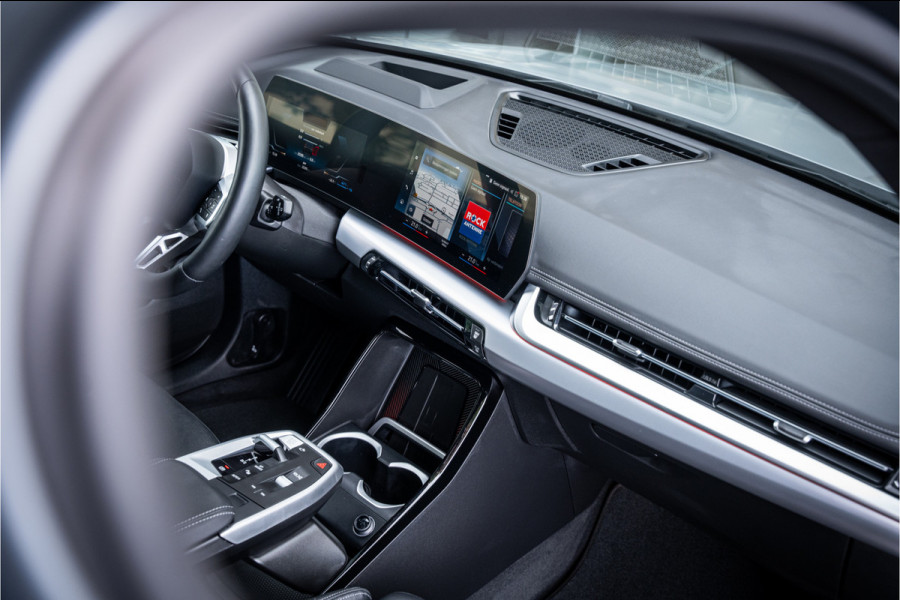 BMW X1 xDrive30e ** Panodak ** Innovation ** Driving Assistant NP 74K ** 1.800kg trekgewicht!
