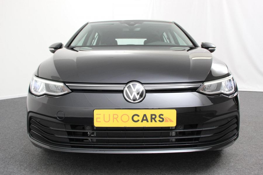 Volkswagen Golf 1.5 TSI 130pk Life Navigatie Climate control Camera Led Parkeer sensoren Virtuel Cockpit Stoel en Stuur verwarming