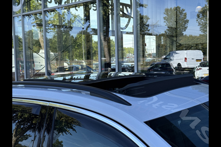 Volkswagen T-Roc 1.5 TSI Sport Business R-line | Adapt. Cruisec. | Panorama | Trekhaak | Stoeverw.