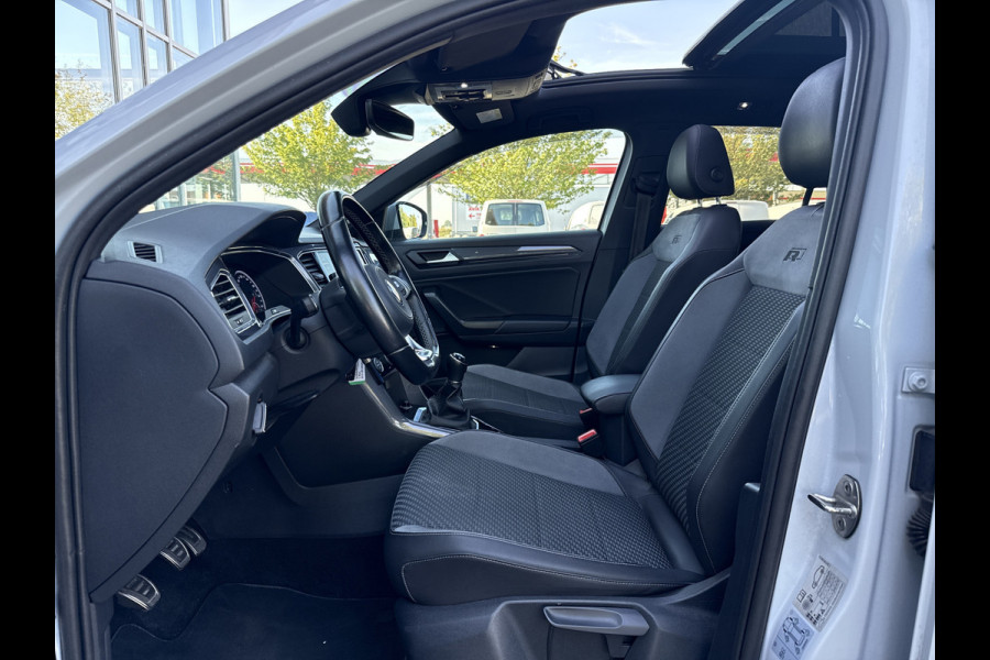 Volkswagen T-Roc 1.5 TSI Sport Business R-line | Adapt. Cruisec. | Panorama | Trekhaak | Stoeverw.