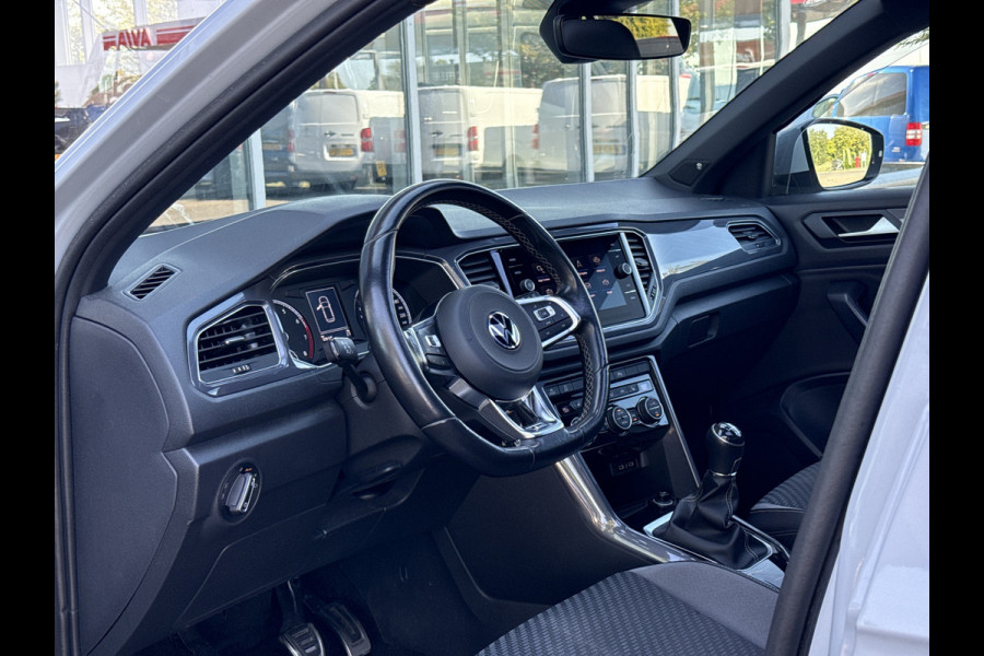 Volkswagen T-Roc 1.5 TSI Sport Business R-line | Adapt. Cruisec. | Panorama | Trekhaak | Stoeverw.