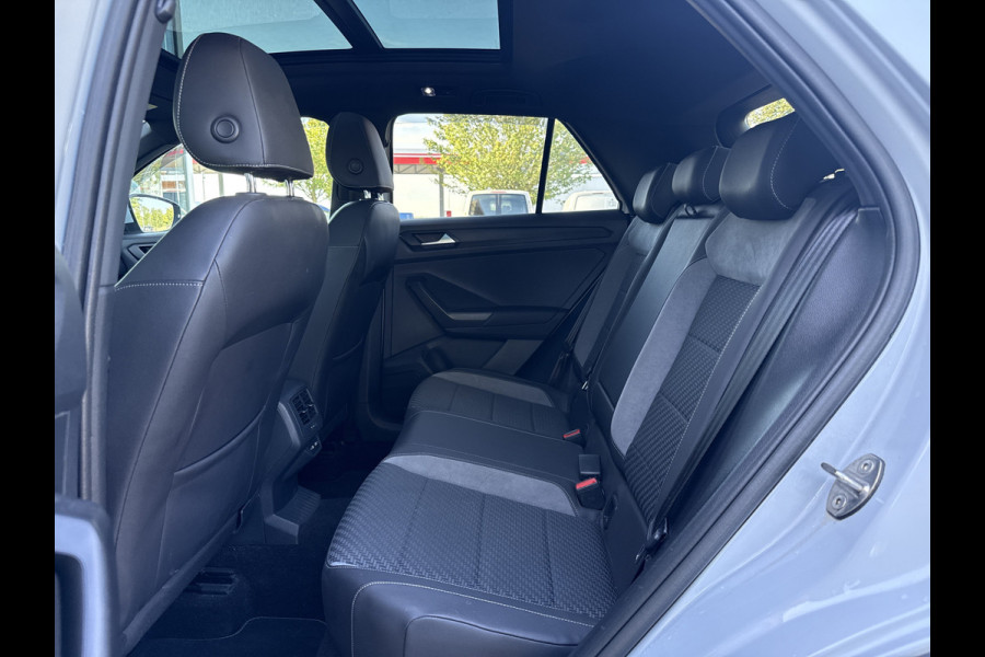 Volkswagen T-Roc 1.5 TSI Sport Business R-line | Adapt. Cruisec. | Panorama | Trekhaak | Stoeverw.