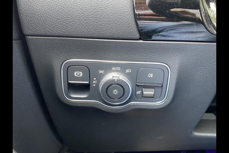 Mercedes-Benz EQA 250 Luxury Line 67 kWh VAN: 38.900,- VOOR 35.877,- UW HERFSTVOORDEEL: 3.023,- DEALER ONDERHOUDEN | AMBILIGHT | CAMERA | PANORAMADAK | RIJKLAARPRIJS INCL. 12MND BOVAG
