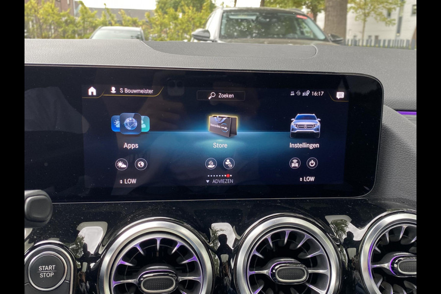 Mercedes-Benz EQA 250 Luxury Line 67 kWh VAN: 38.900,- VOOR 35.877,- UW HERFSTVOORDEEL: 3.023,- DEALER ONDERHOUDEN | AMBILIGHT | CAMERA | PANORAMADAK | RIJKLAARPRIJS INCL. 12MND BOVAG