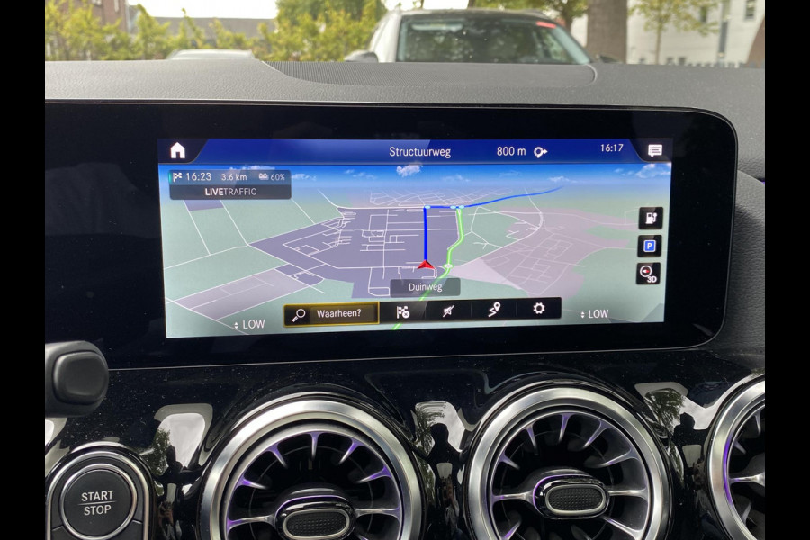 Mercedes-Benz EQA 250 Luxury Line 67 kWh VAN: 38.900,- VOOR 35.877,- UW HERFSTVOORDEEL: 3.023,- DEALER ONDERHOUDEN | AMBILIGHT | CAMERA | PANORAMADAK | RIJKLAARPRIJS INCL. 12MND BOVAG
