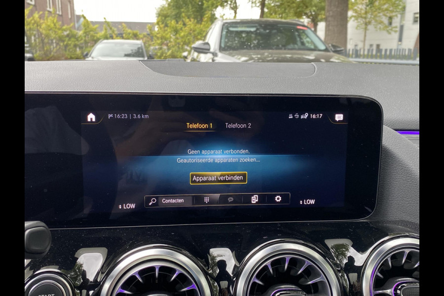 Mercedes-Benz EQA 250 Luxury Line 67 kWh VAN: 38.900,- VOOR 35.877,- UW HERFSTVOORDEEL: 3.023,- DEALER ONDERHOUDEN | AMBILIGHT | CAMERA | PANORAMADAK | RIJKLAARPRIJS INCL. 12MND BOVAG